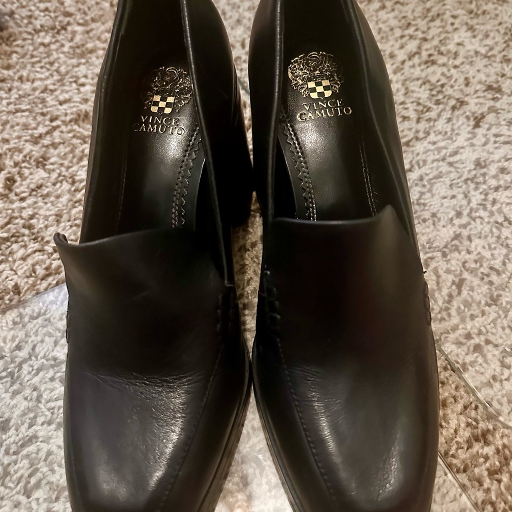 Vince Camuto Elegant Black Loafers